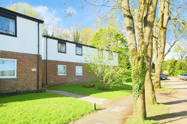 Thumbnail Flat for sale in The Heights, Swindon
