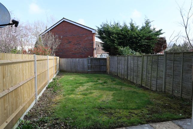 Terraced house to rent in Chesterfield Drive, Sevenoaks