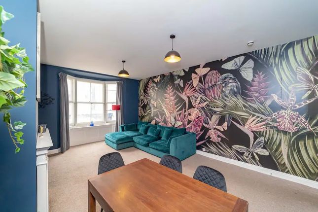 Thumbnail Maisonette to rent in Western Road, Brighton