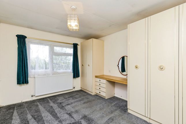 1, Nightingale Lane, Turners Hill photo 4