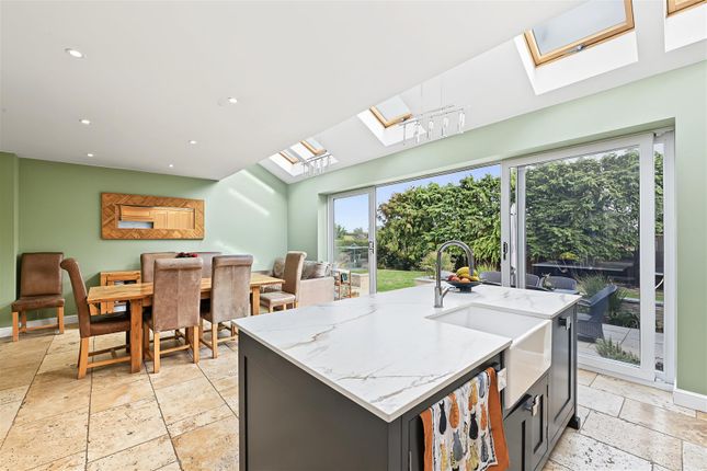 40, Tuffnells Way, Harpenden photo 4