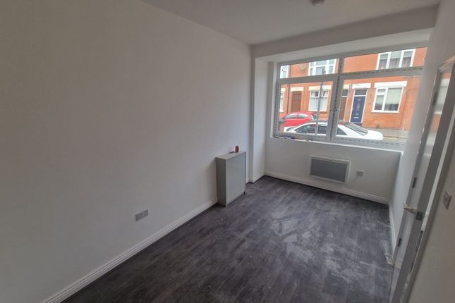 59 Central Road, Leicester photo 4