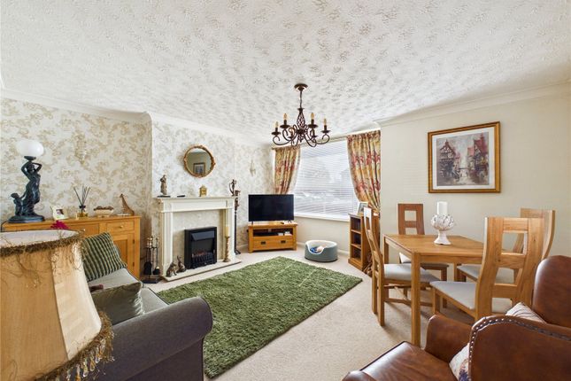 5, Bramley Close, Colchester photo 4