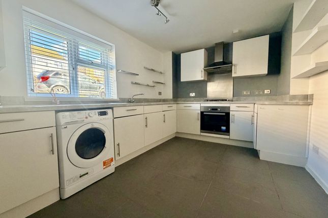 15 Dane Mount, Margate photo 2