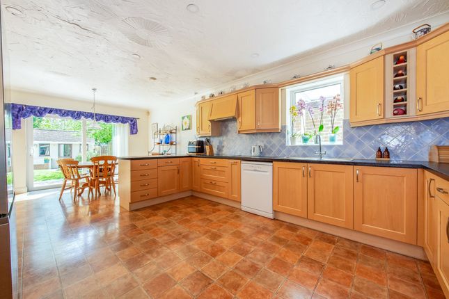 1, Summerhill Close, Felpham photo 4