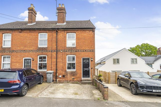 Thumbnail Semi-detached house to rent in Kings Road, Farncombe, Godalming