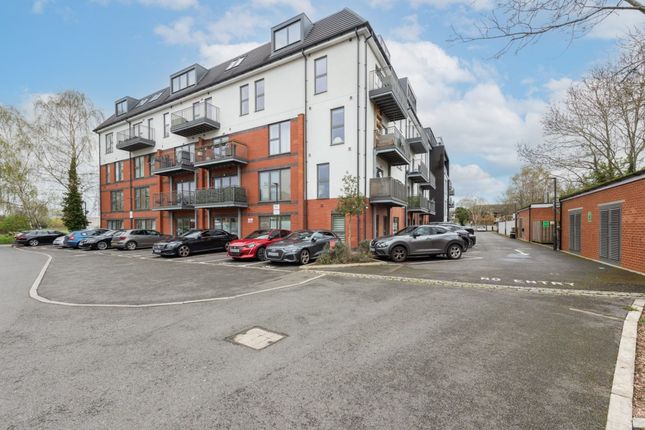 Flat for sale in Mill Green Road, Mitcham