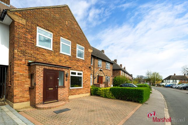 Thumbnail Terraced house for sale in Coates Way, Watford