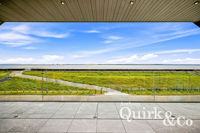 277, Eastern Esplanade, Canvey Island photo 3
