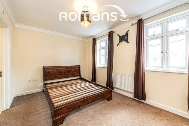 63, Gabriels Square, Reading photo 4