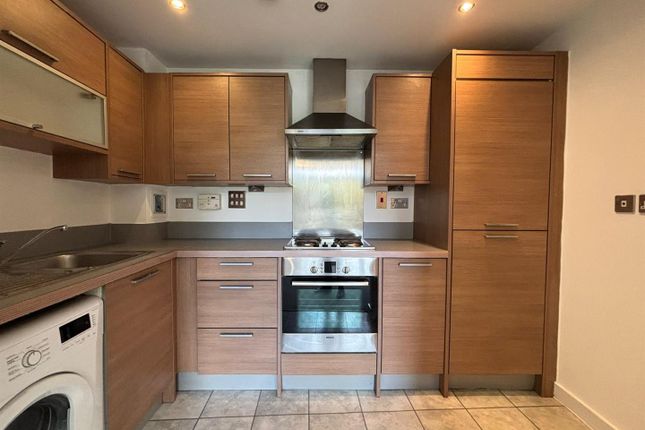 173, Kingfisher Meadow, Maidstone photo 3