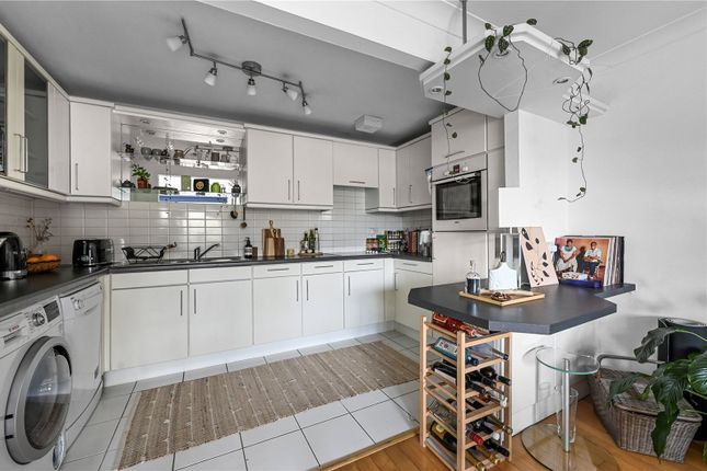 Flat for sale in Stockholm Way, London