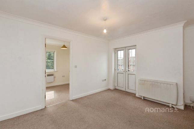 Flat 7, Haydon Place, Farnborough photo 3
