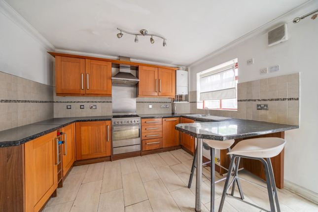 11, Long Field Drive, Leeds photo 4