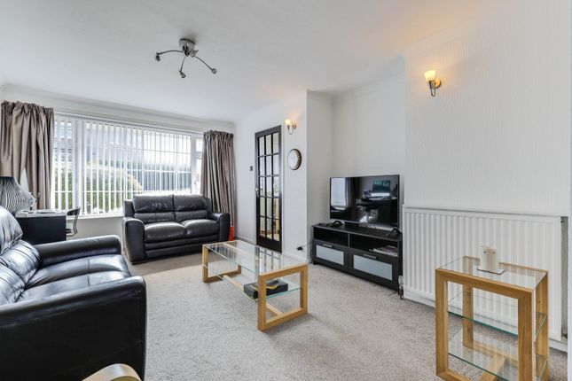 8, Clover Court, Pudsey photo 3
