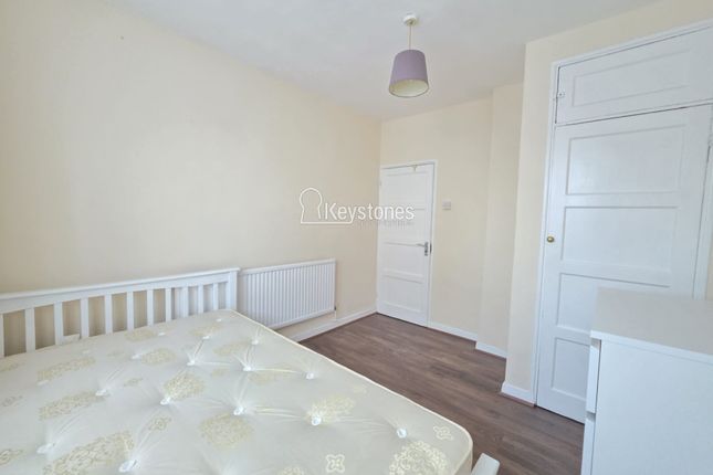 14 Thornaby House (Room 1), Canrobert Street, London photo 2