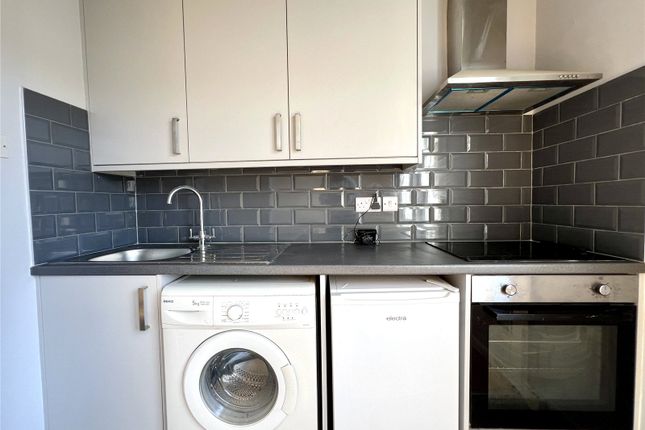 Flat 7 Hanover House, 69, Epsom Road, Surrey photo 3