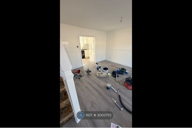 Albany Park Avenue, Enfield photo 3