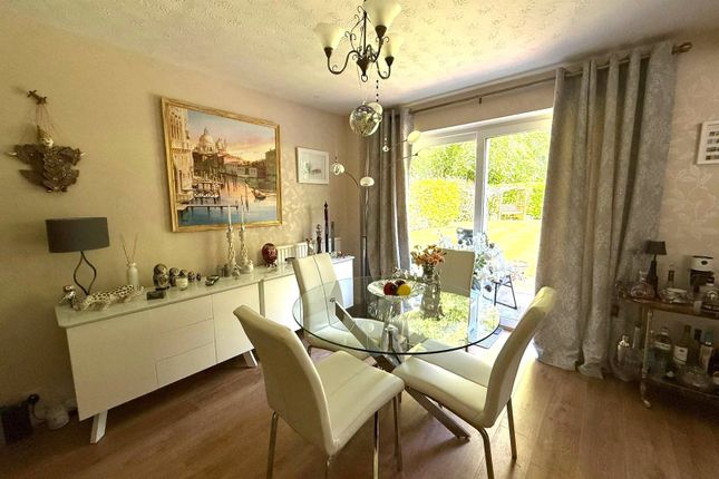 21, Lynton Close, Cheshire photo 4