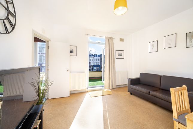 Flat C , 74 Shepherds Bush Road, Shepherd's Bush Road W6, london photo 5
