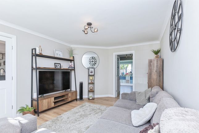 6, Curtis Close, Leicester photo 4
