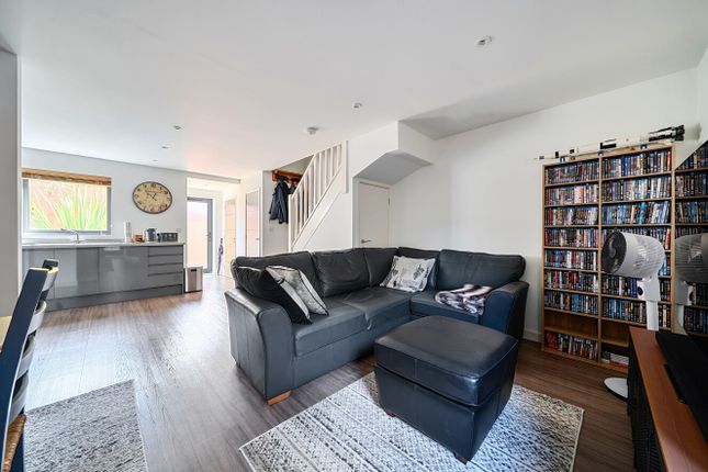 2, Tilley Mews, Cheltenham photo 3