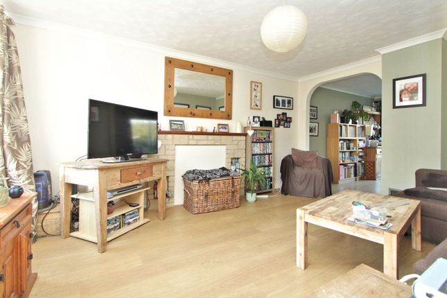 16, Turnpike Avenue, Wotton-under-Edge photo 3