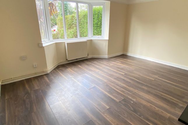 73, Bemerton Gardens, Frinton-on-Sea photo 3