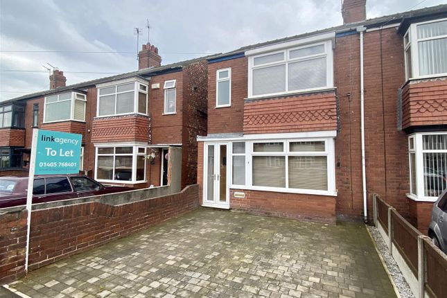 End terrace house to rent in Oxford Road, Goole