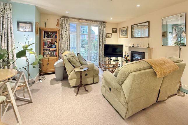 23 Garnier Drive, Bishopstoke Park, Eastleigh photo 4