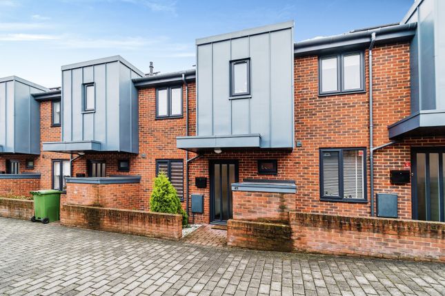 Thumbnail Terraced house for sale in Amoy Street, Southampton