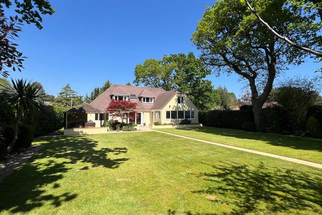 8, Crescent Walk, Ferndown photo 3