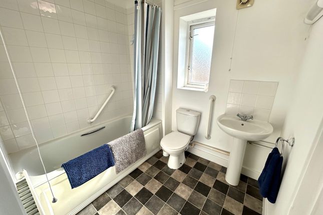 35, Milton Keynes photo 5
