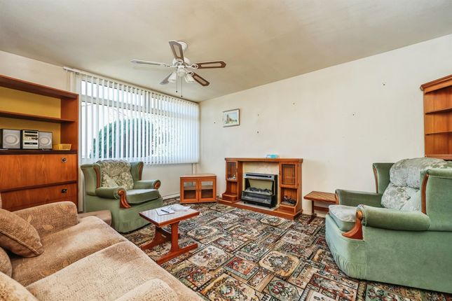 206, Deptford Crescent, Nottingham photo 4