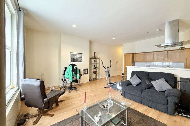 Apartment 5, The Athenaeum, 27 Fawcett Street, Sunderland photo 4