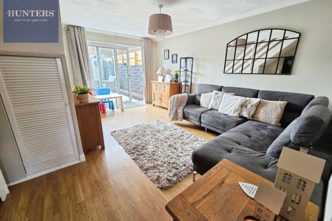 8, Garden Court, Bridgend photo 3