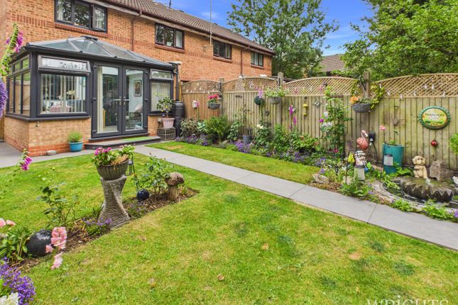 37, Tudor Close, Hatfield photo 2