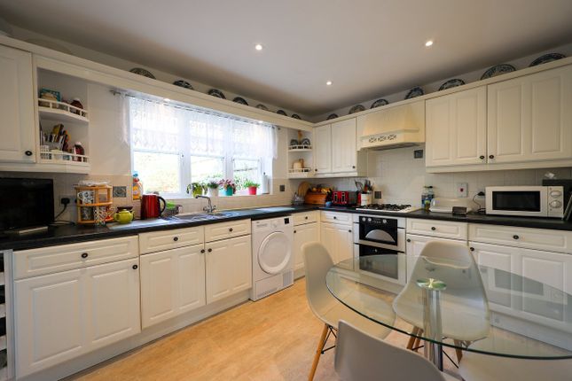 88, Retallick Meadows, St Austell photo 4