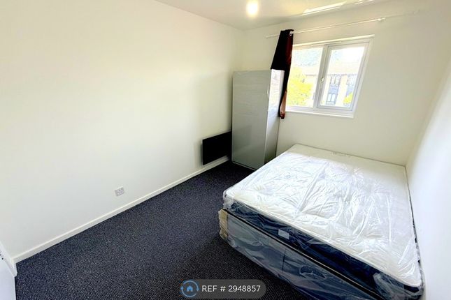 Pointer Close, London photo 5