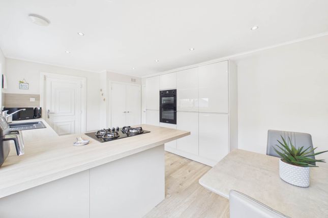 12, Barclay Avenue, Johnstone photo 2