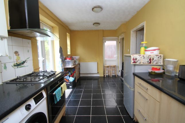 26, Crawford Avenue, Lanesfield, Wolverhampton photo 4