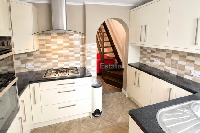 86, Foxhill Road, Reading photo 3