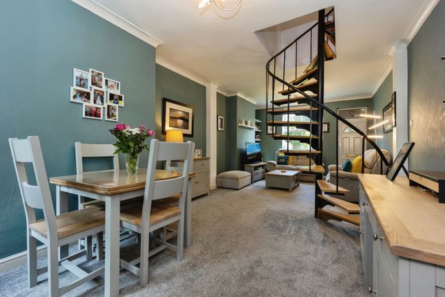 2 Whitecroft Villas,, Warburton Lane, Manchester photo 4