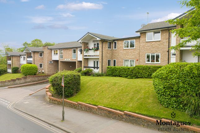 Thumbnail Flat for sale in Cedar Court, Epping
