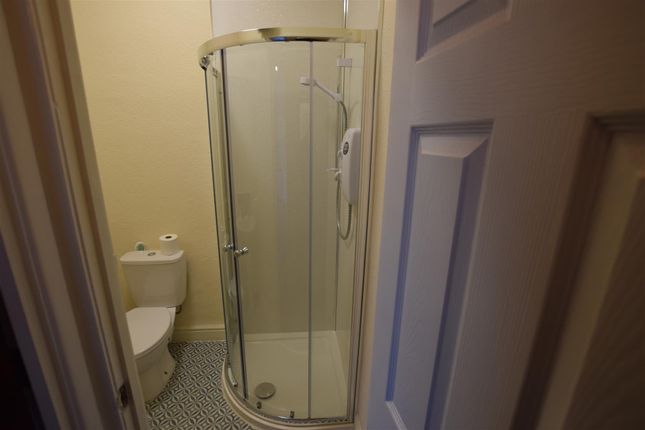 Flat 10, 17-18, Crown Terrace, Scarborough photo 4