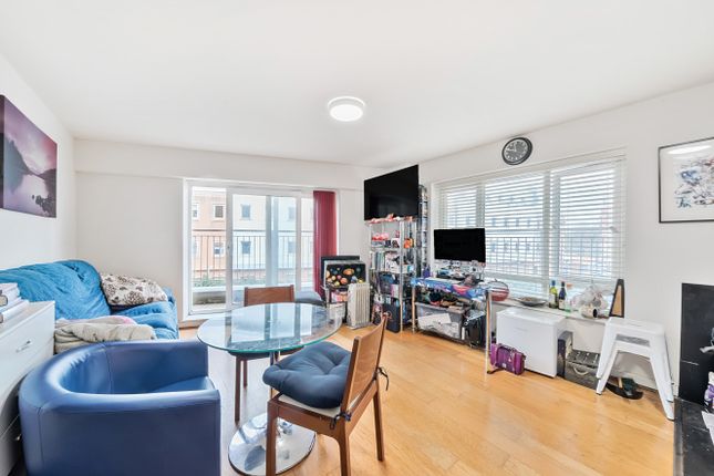 Flat for sale in Boulevard Drive, Beaufort Park, Colindale