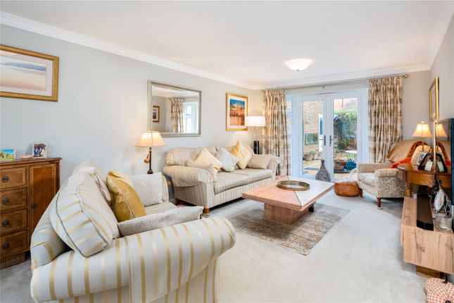35, Henge Close, Banbury photo 4