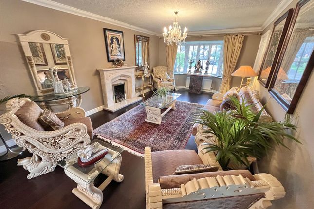 10, Queensbury Close, Wilmslow photo 4