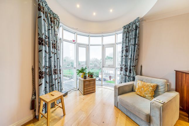 Penthouse for sale in Hillcrest Road, London