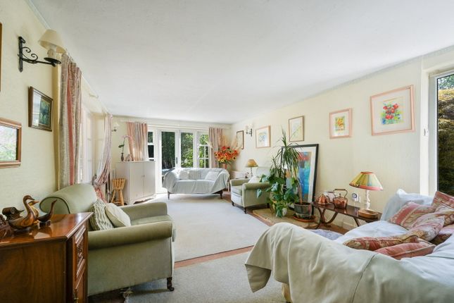 Wylder Lodge, Lake View, East Grinstead photo 4